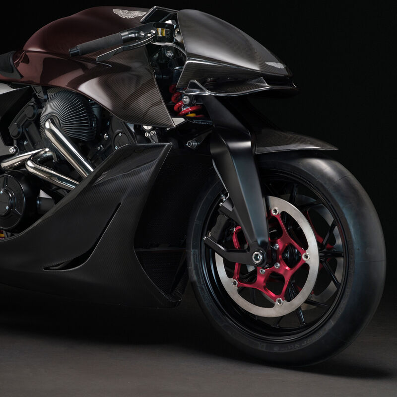 Finale Tests des Aston-Martin-Superbikes (mit Video)